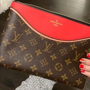 LV pouch!